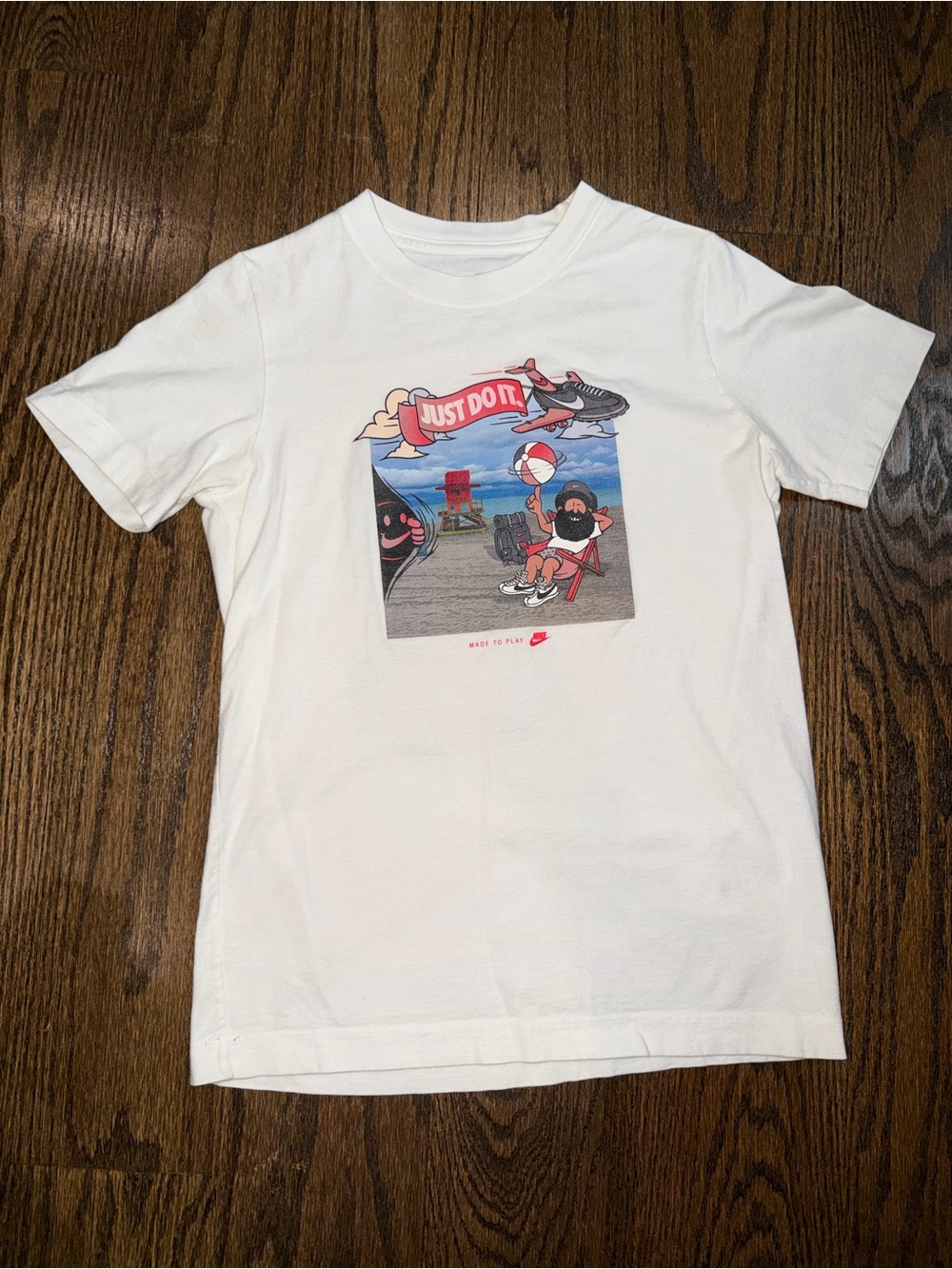 Boys Youth medium Nike Short-Sleeve Tee w/ Colorful Beach 'Just Do It' Graphic